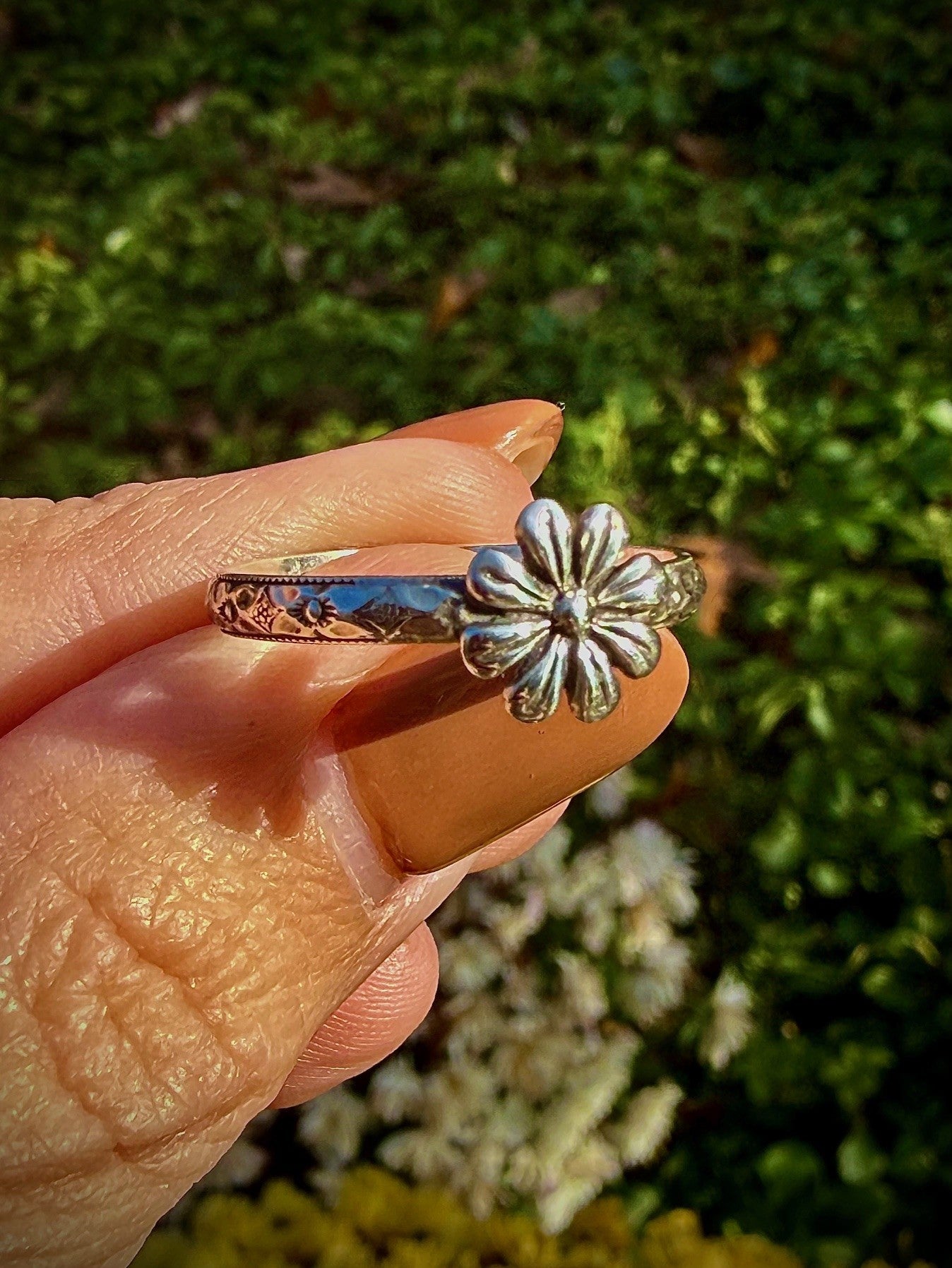 Simple Sterling Silver Flower Ring with Decorative Band (Size 8.25)